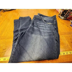 MAURICES PLUS SIZE 24W SHORT JEGGINGS BLUE, INSEAM 28.5"